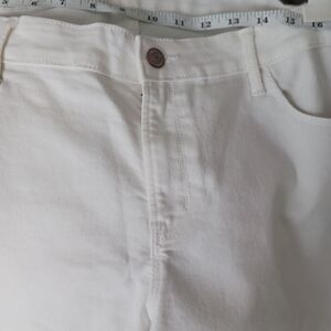 Old Navy white skinny jeans, size 16